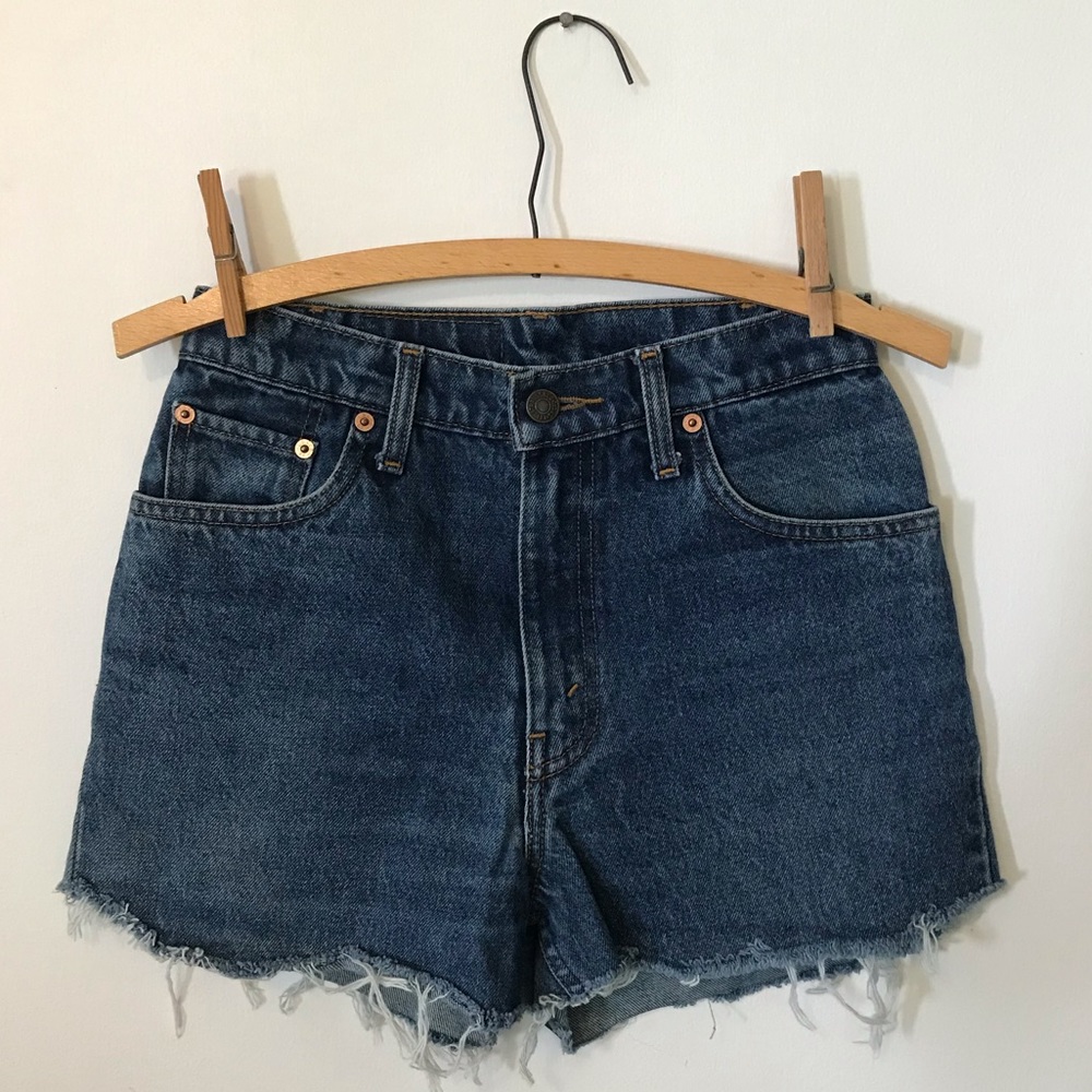 VTG High Waist 11" rise cut off denim jean short 514 Levi’s